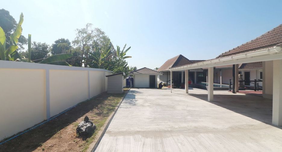 For sale 4 bed house in Mueang Udon Thani, Udon Thani