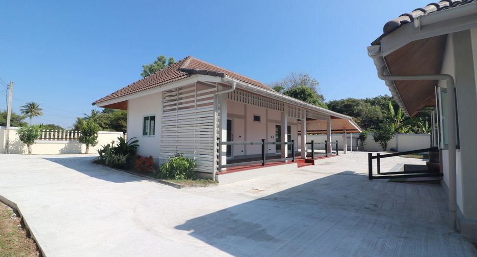 For sale 4 bed house in Mueang Udon Thani, Udon Thani