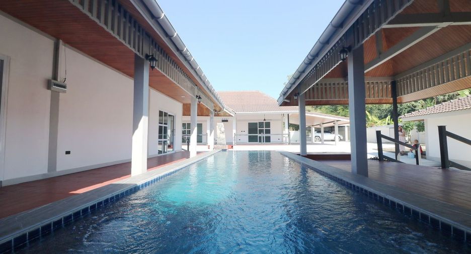 For sale 4 bed house in Mueang Udon Thani, Udon Thani