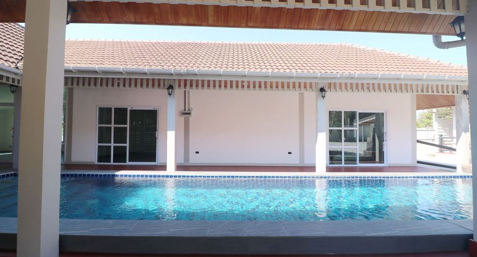 For sale 4 bed house in Mueang Udon Thani, Udon Thani