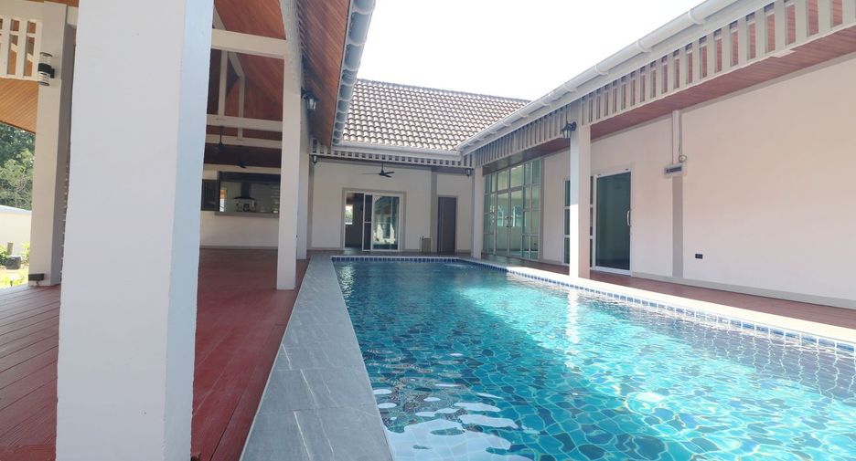 For sale 4 bed house in Mueang Udon Thani, Udon Thani