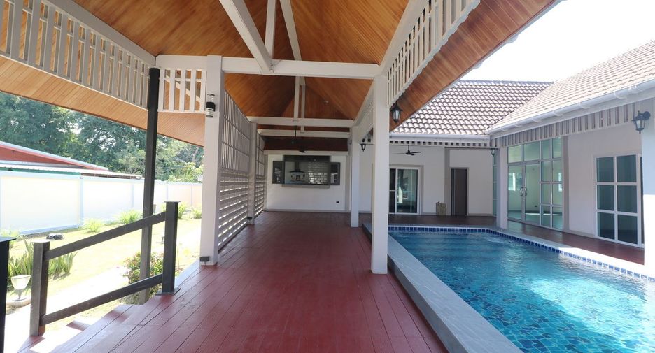 For sale 4 bed house in Mueang Udon Thani, Udon Thani