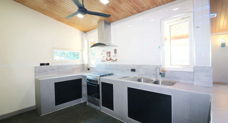 For sale 4 bed house in Mueang Udon Thani, Udon Thani