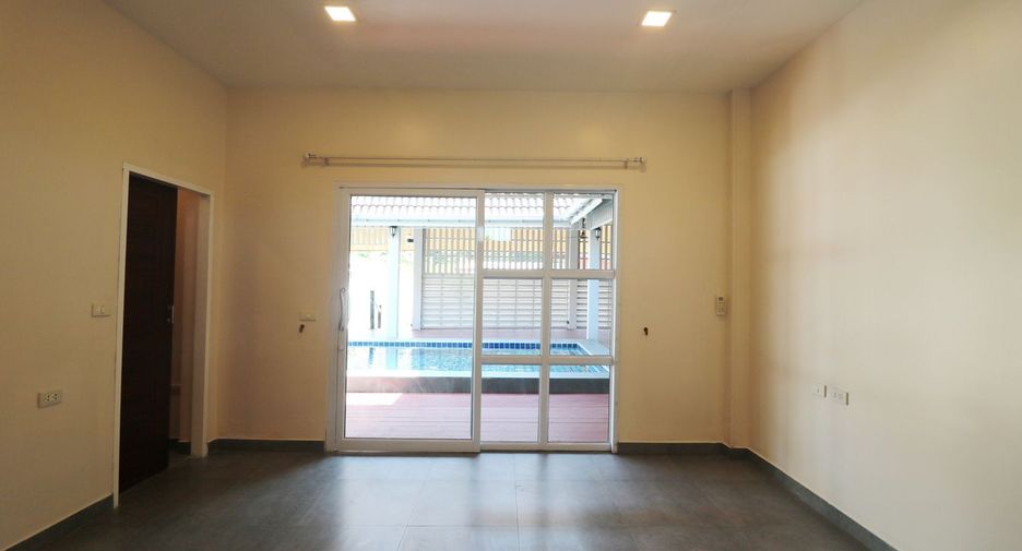 For sale 4 bed house in Mueang Udon Thani, Udon Thani