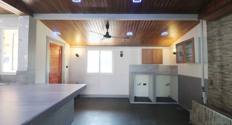For sale 4 bed house in Mueang Udon Thani, Udon Thani