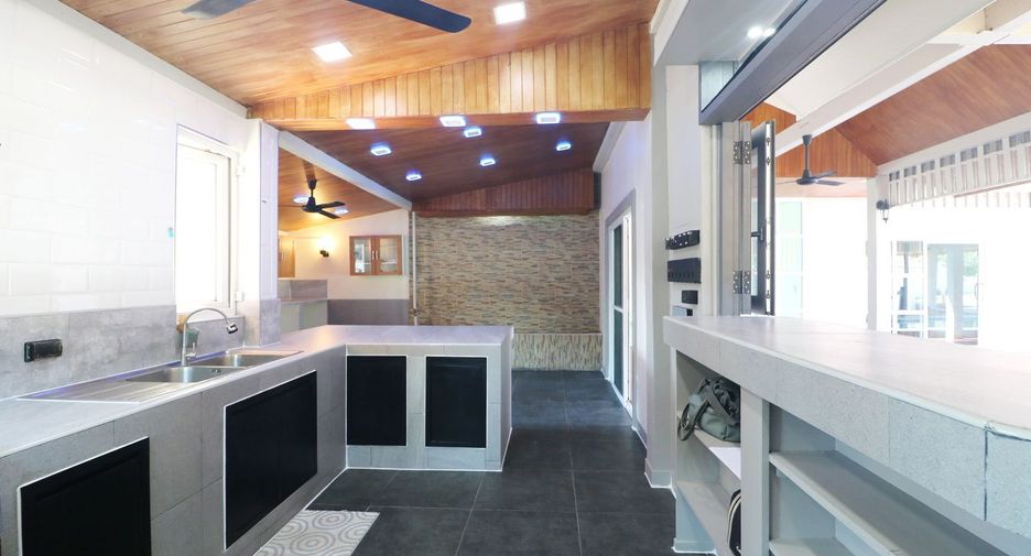 For sale 4 bed house in Mueang Udon Thani, Udon Thani