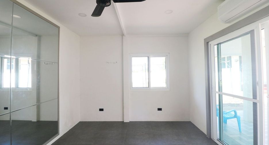 For sale 4 bed house in Mueang Udon Thani, Udon Thani