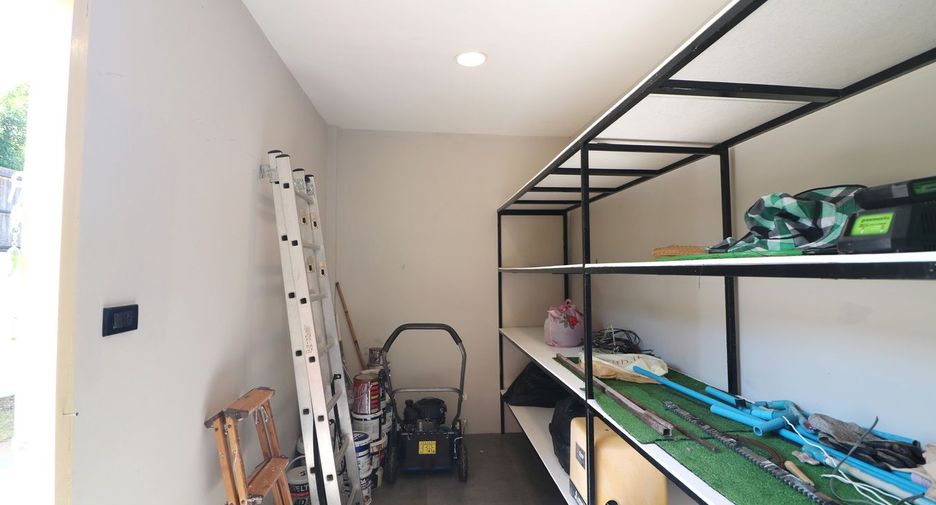 For sale 4 bed house in Mueang Udon Thani, Udon Thani