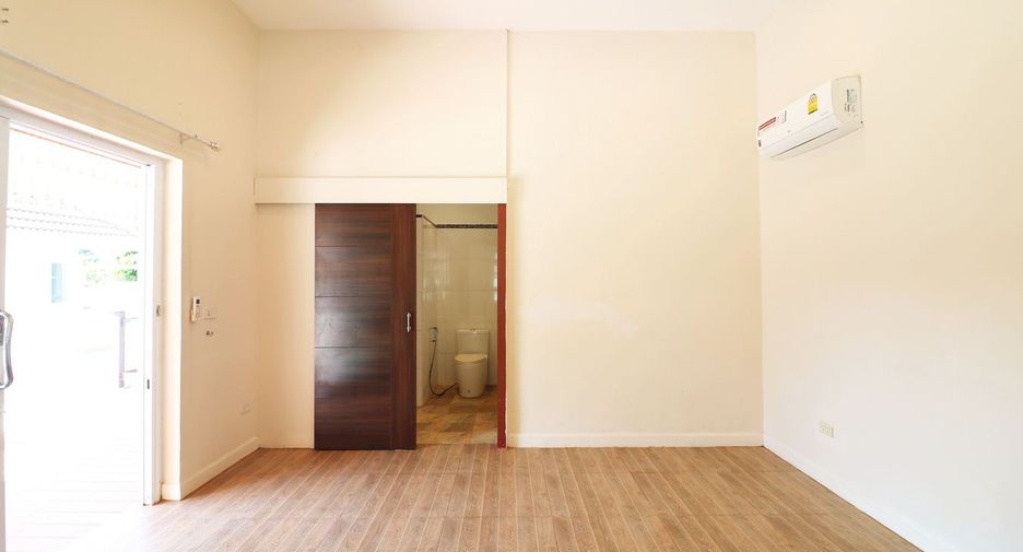 For sale 4 bed house in Mueang Udon Thani, Udon Thani