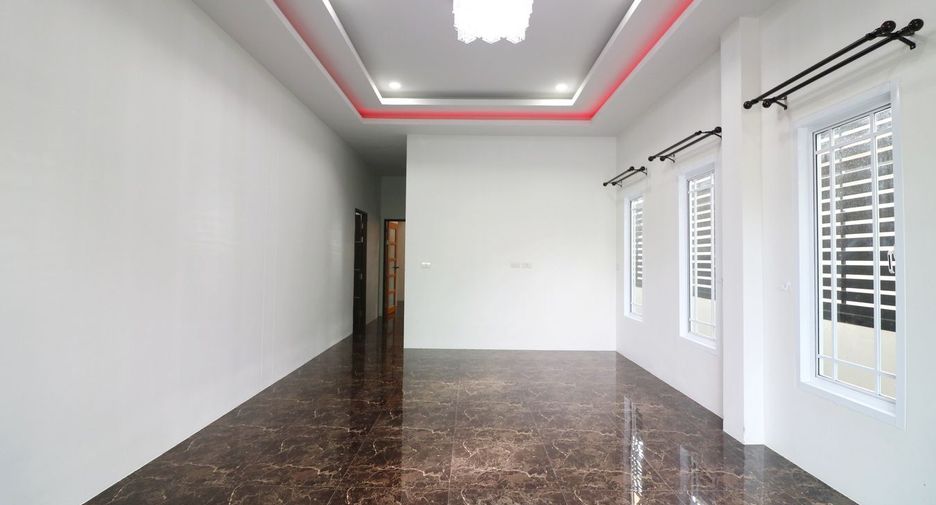 For sale 3 bed house in Mueang Udon Thani, Udon Thani