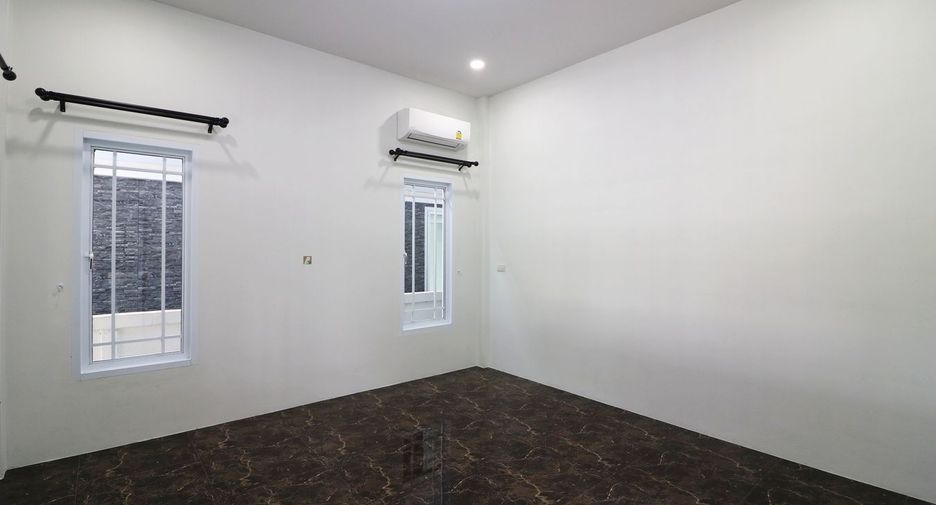 For sale 3 bed house in Mueang Udon Thani, Udon Thani