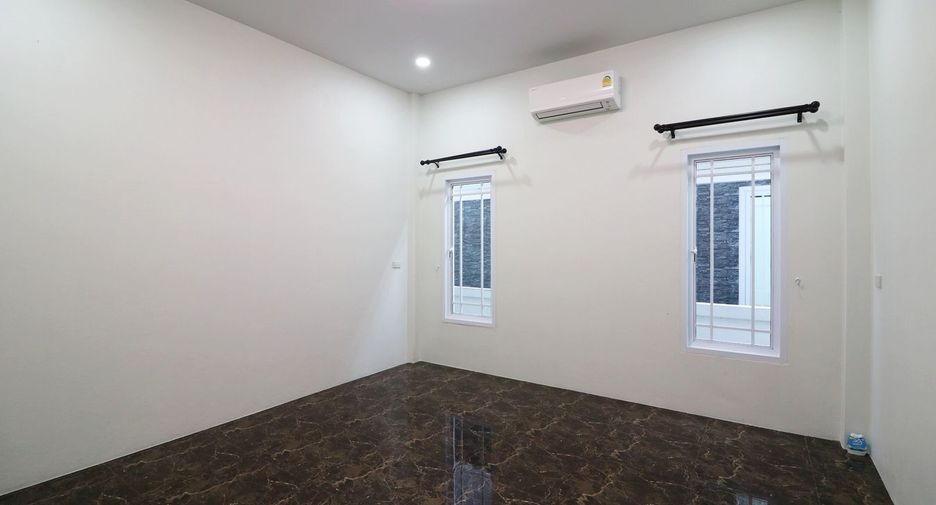 For sale 3 bed house in Mueang Udon Thani, Udon Thani