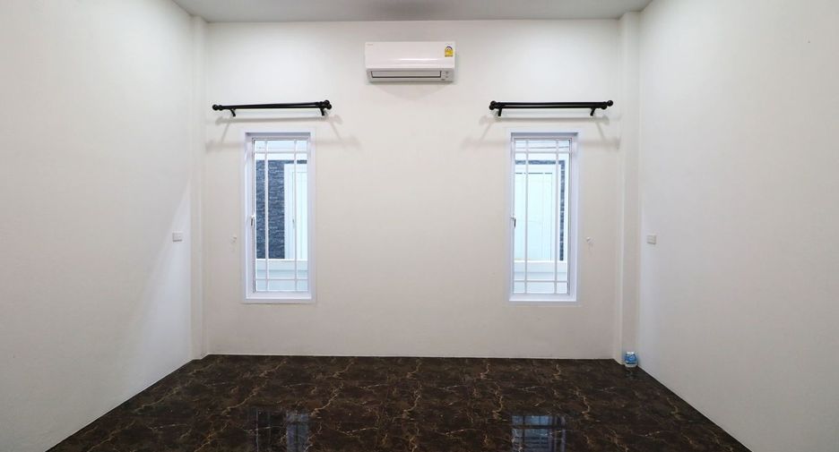 For sale 3 bed house in Mueang Udon Thani, Udon Thani