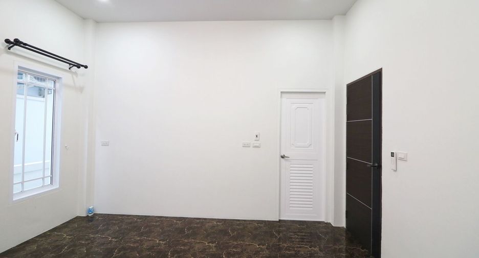 For sale 3 bed house in Mueang Udon Thani, Udon Thani
