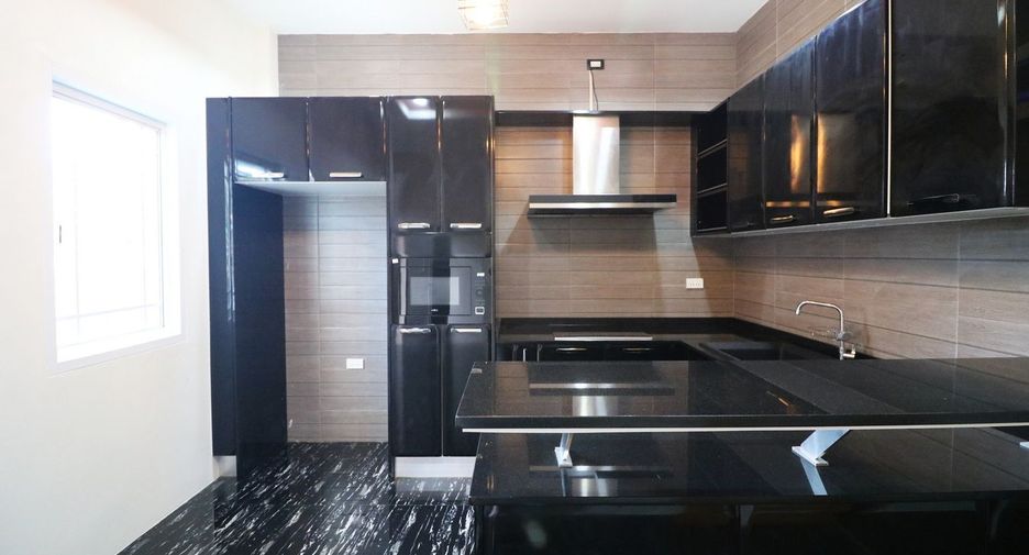For sale 3 bed house in Mueang Udon Thani, Udon Thani