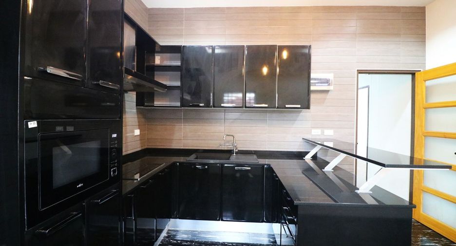 For sale 3 bed house in Mueang Udon Thani, Udon Thani