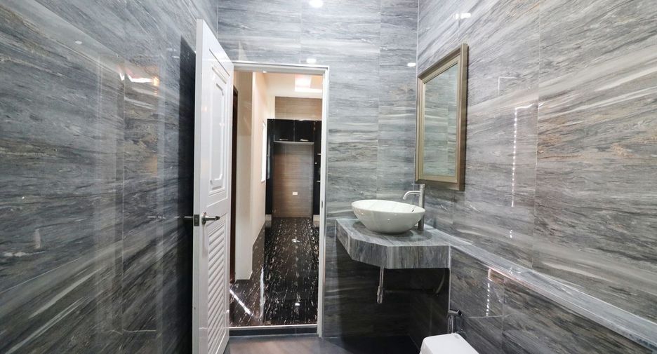 For sale 3 bed house in Mueang Udon Thani, Udon Thani