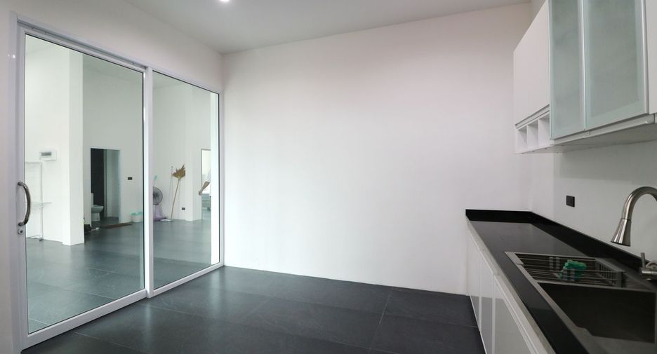 For sale 3 bed house in Mueang Udon Thani, Udon Thani