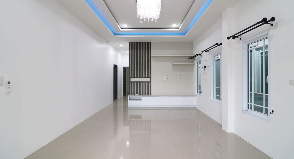 For sale 3 bed house in Mueang Udon Thani, Udon Thani