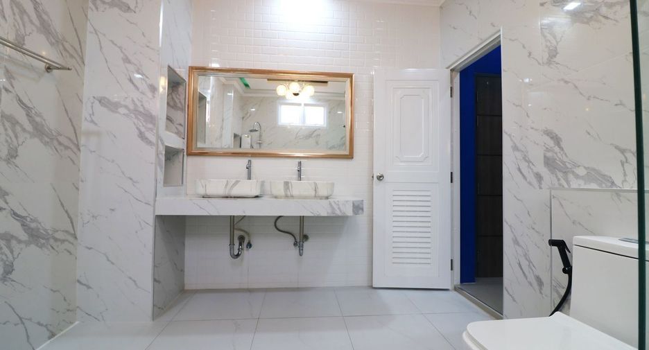 For sale 3 bed house in Mueang Udon Thani, Udon Thani