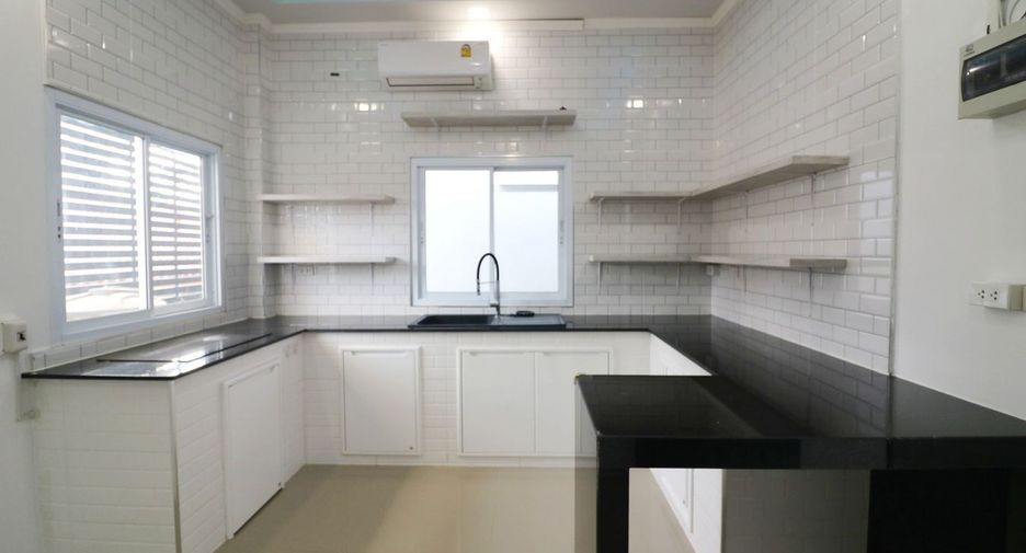 For sale 3 bed house in Mueang Udon Thani, Udon Thani