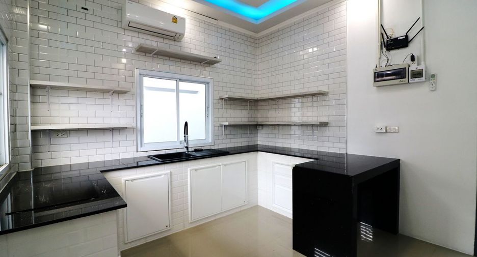 For sale 3 bed house in Mueang Udon Thani, Udon Thani