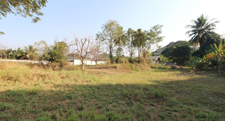 À vendre terrain à Mueang Udon Thani, Udon Thani