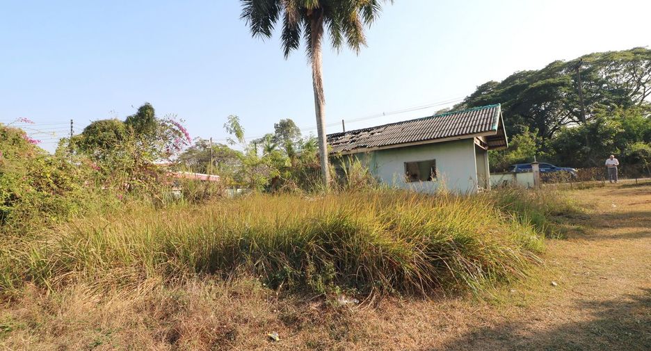 À vendre terrain à Mueang Udon Thani, Udon Thani