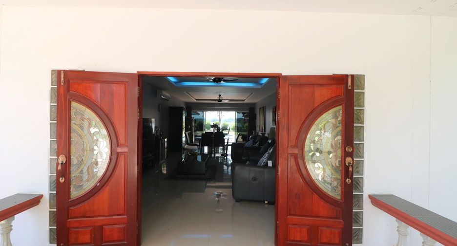 For sale 4 bed house in Mueang Udon Thani, Udon Thani
