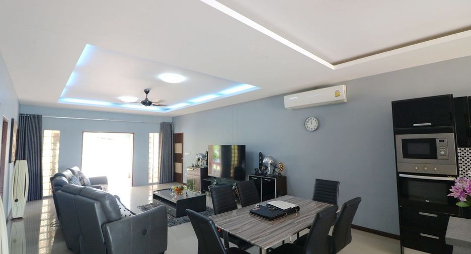 For sale 4 bed house in Mueang Udon Thani, Udon Thani