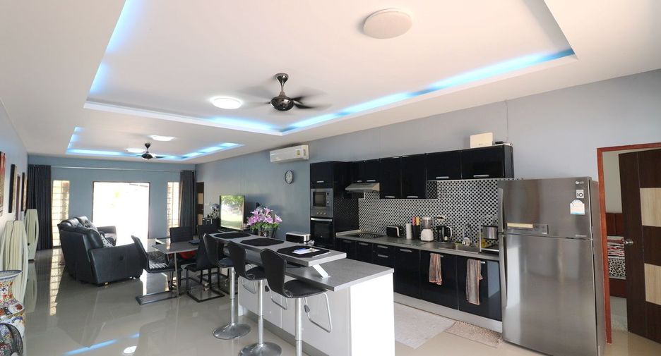 For sale 4 bed house in Mueang Udon Thani, Udon Thani