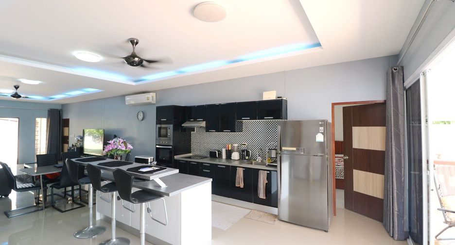 For sale 4 bed house in Mueang Udon Thani, Udon Thani