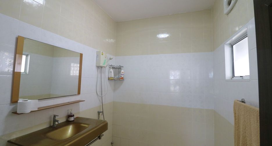 For sale 4 bed house in Mueang Udon Thani, Udon Thani