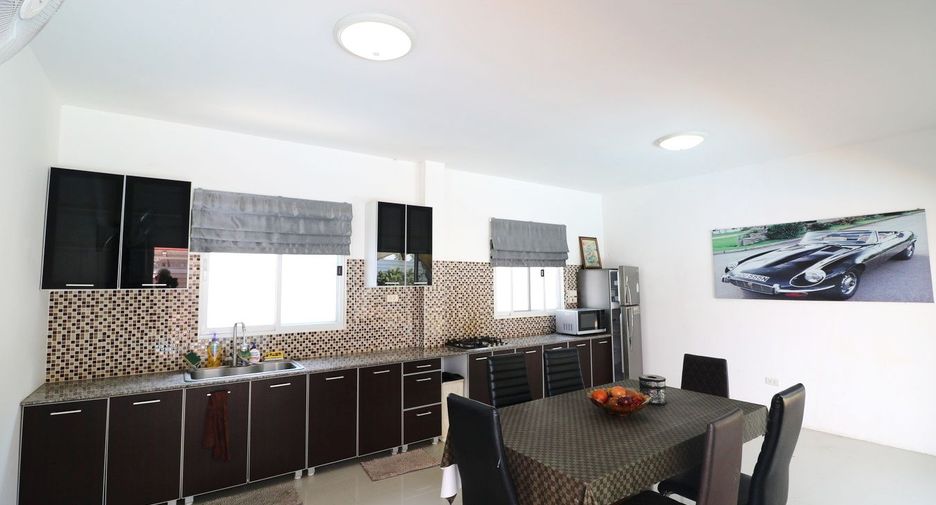 For sale 4 bed house in Mueang Udon Thani, Udon Thani