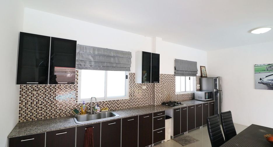 For sale 4 bed house in Mueang Udon Thani, Udon Thani