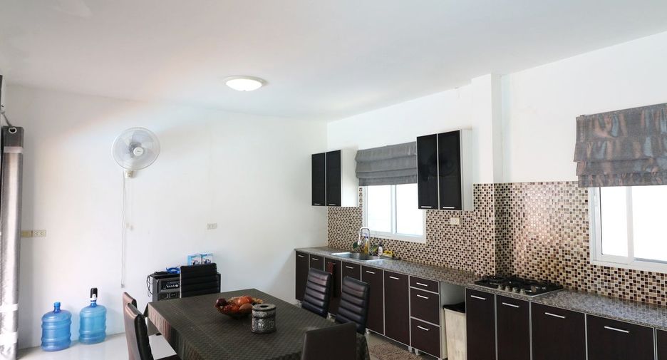 For sale 4 bed house in Mueang Udon Thani, Udon Thani