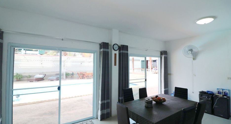 For sale 4 bed house in Mueang Udon Thani, Udon Thani
