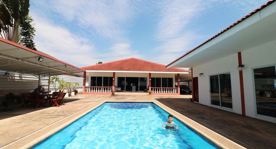 For sale 4 bed house in Mueang Udon Thani, Udon Thani
