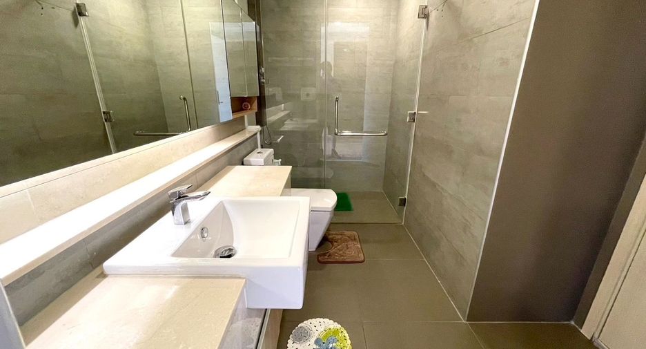 For sale 2 ベッドルーム condo in Bang Lamung, Chonburi