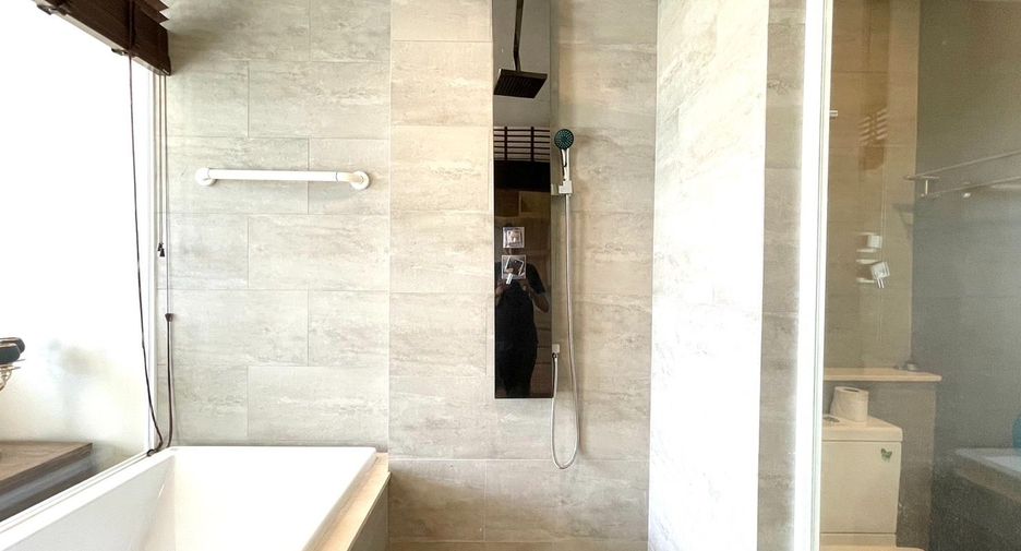 For sale 2 ベッドルーム condo in Bang Lamung, Chonburi