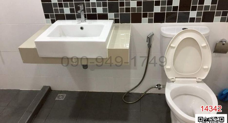 For rent 3 bedrooms townhouse in Pak Kret, Nonthaburi