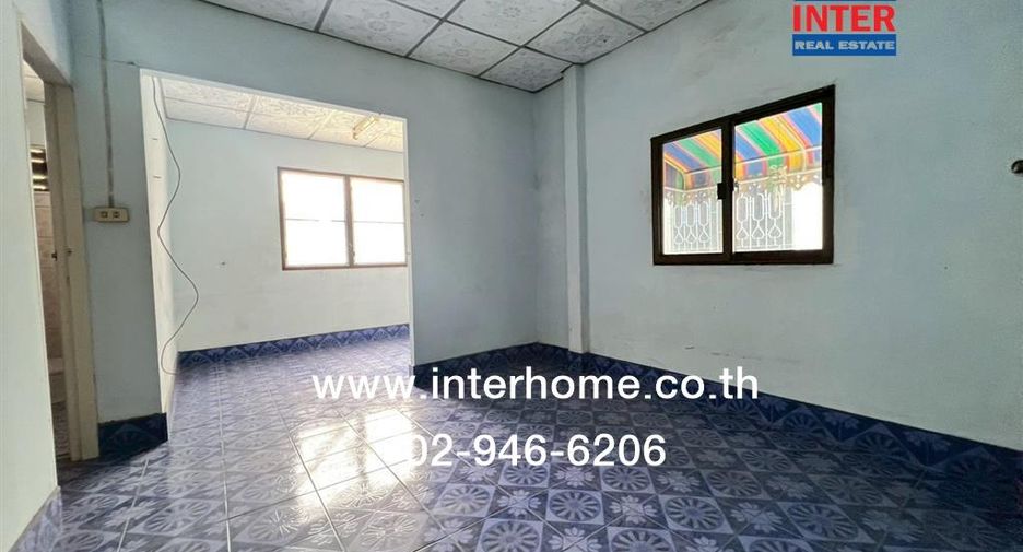 For sale 2 bed townhouse in Mueang Samut Sakhon, Samut Sakhon