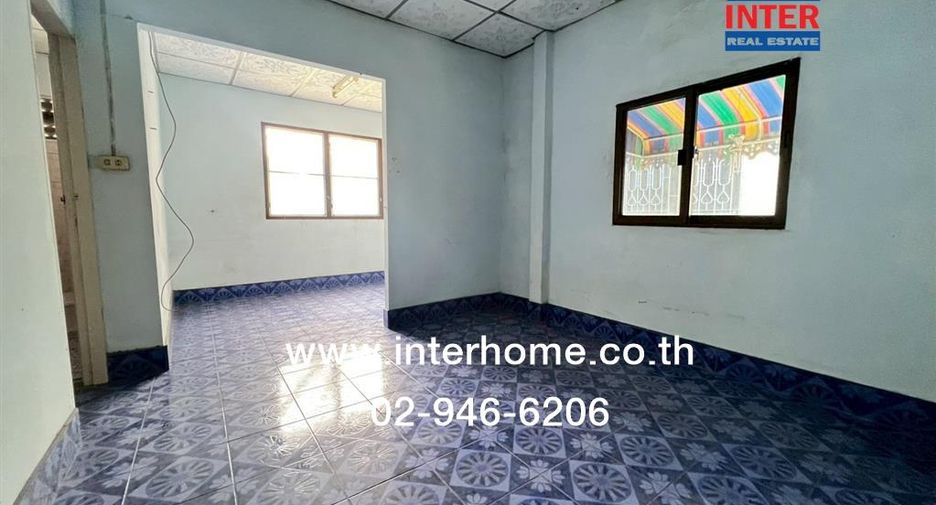 For sale 2 bed townhouse in Mueang Samut Sakhon, Samut Sakhon