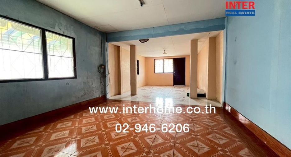 For sale 2 bed townhouse in Mueang Samut Sakhon, Samut Sakhon