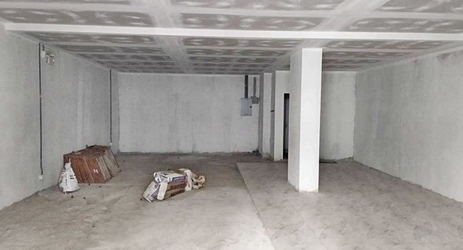 For rent retail Space in Khlong Toei, Bangkok