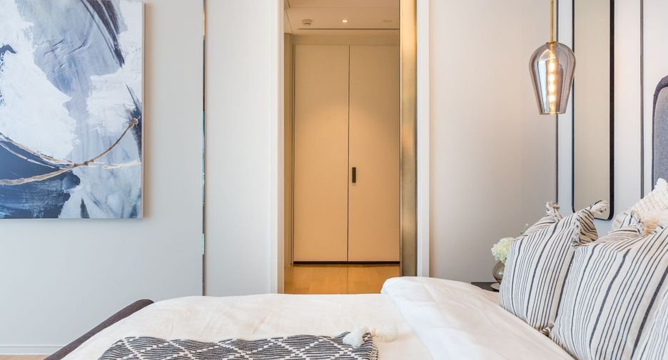 For rent 2 bedrooms condo in Pathum Wan, Bangkok