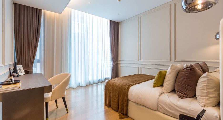 For rent 2 bedrooms condo in Pathum Wan, Bangkok