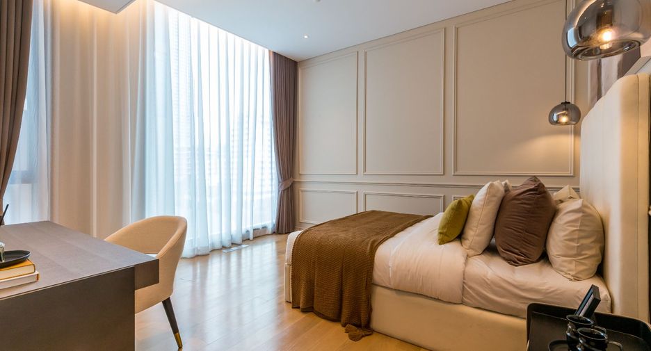 For rent 2 bedrooms condo in Pathum Wan, Bangkok