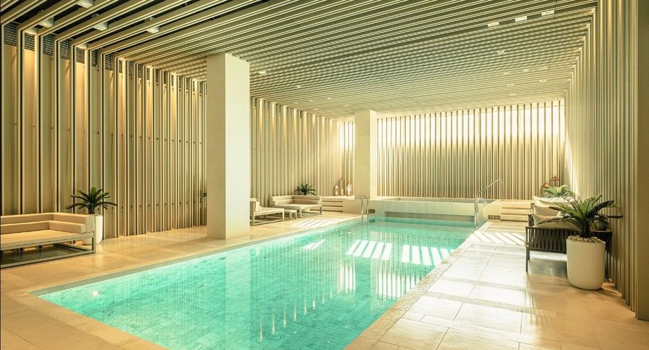 For rent 2 bedrooms condo in Pathum Wan, Bangkok