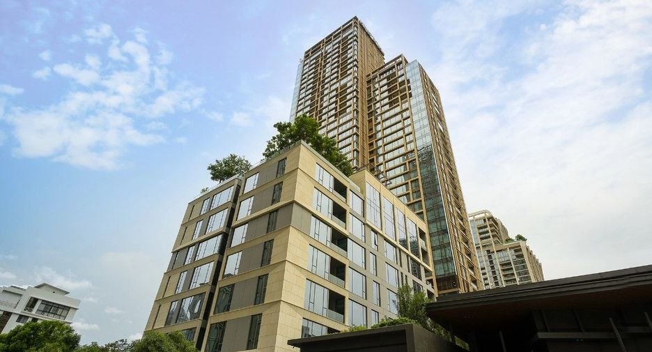 For rent 2 bedrooms condo in Pathum Wan, Bangkok